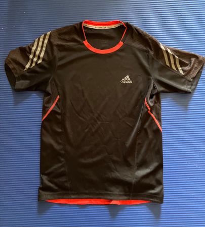 1 tshirt * ADIDAS * Taille M