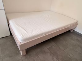 Bettgestell mit Lattenrost weiss 140x200 cm guter Zustand