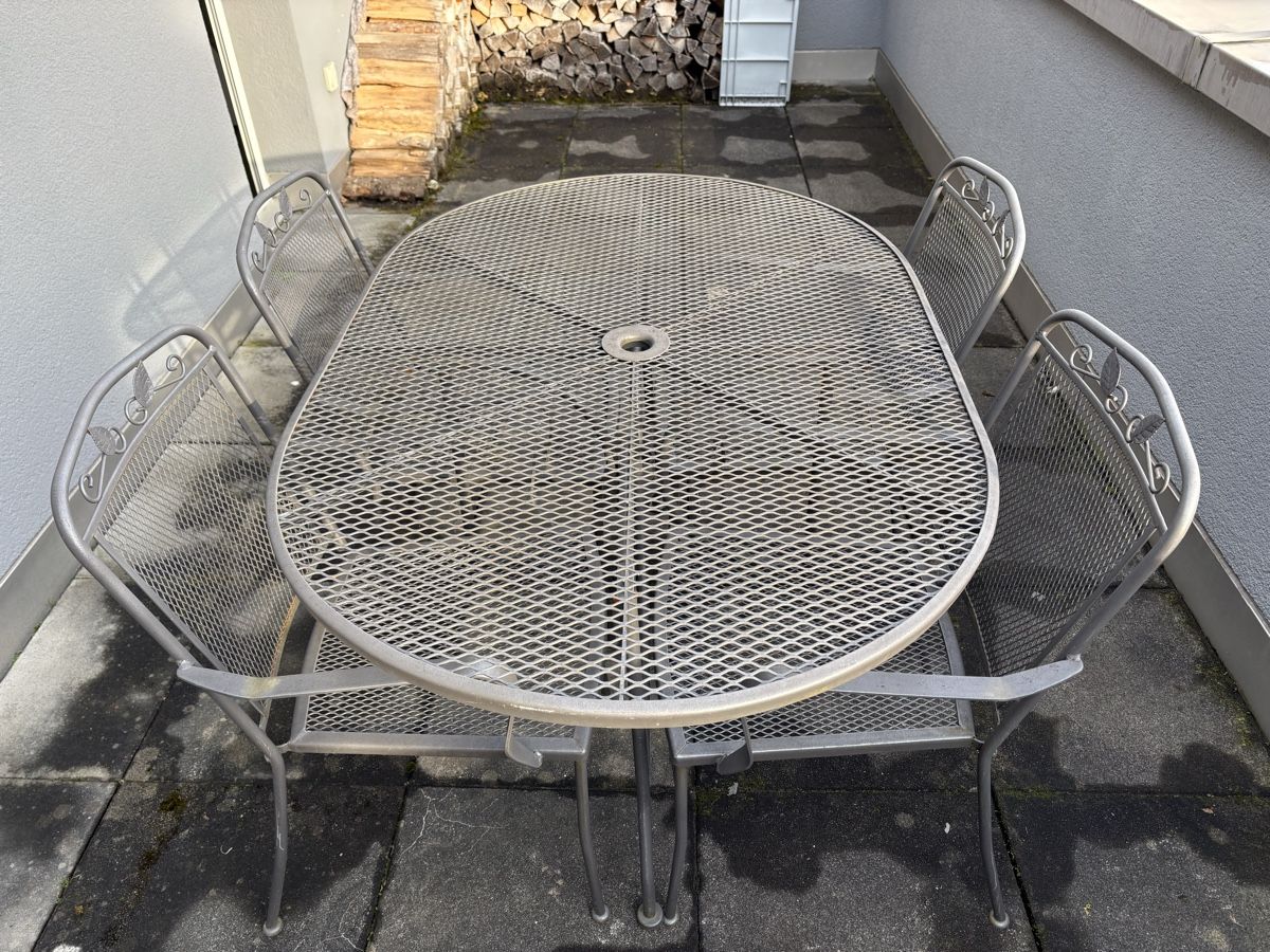 Tavoli: Gartentisch + 4 Stühle – Usato da Galgenen venduto da Nicki40 1