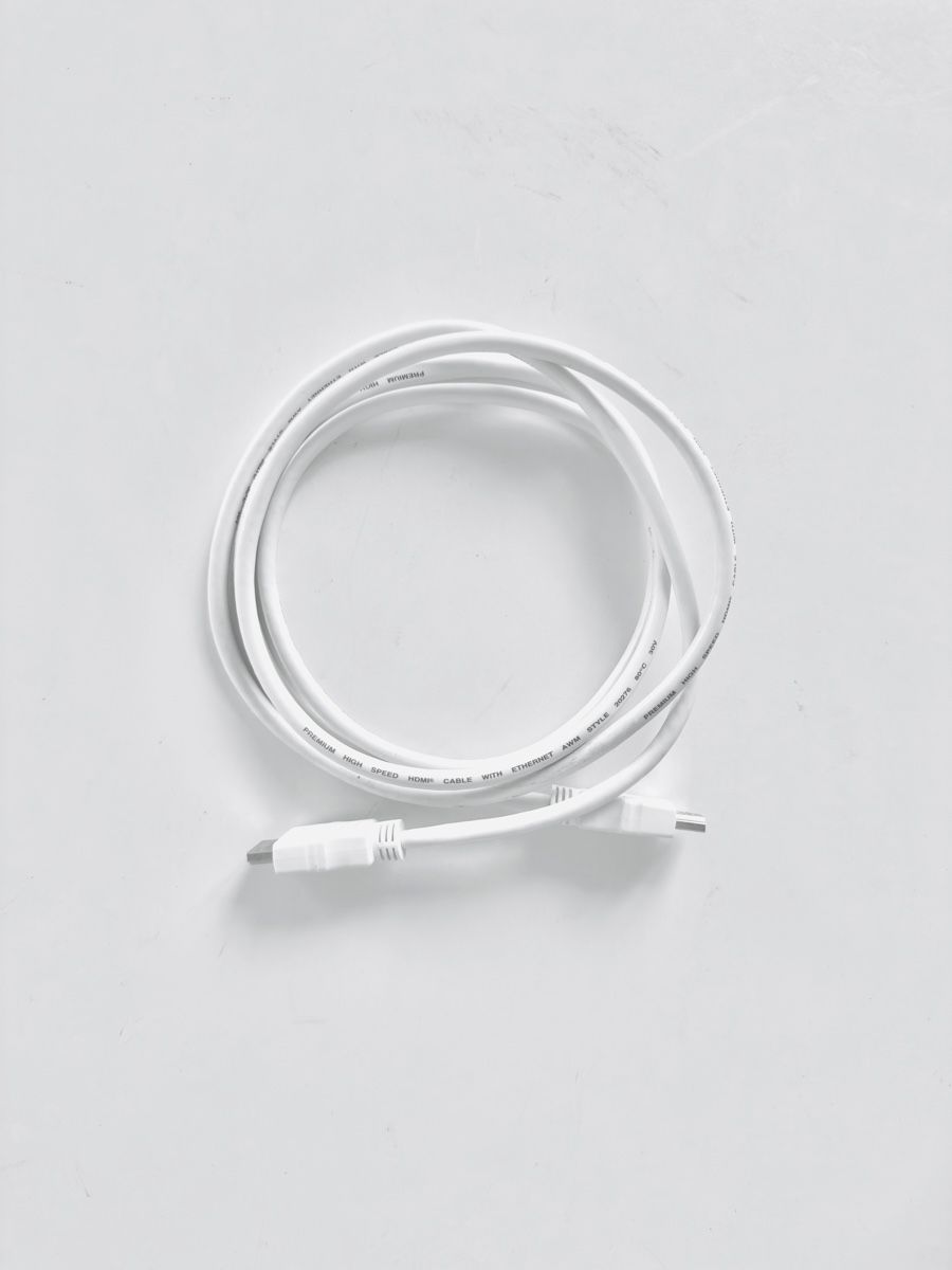 Câbles: 4K HDMI-Kabel mit Ethernet / HEC 1,8m weiss – D'occasion à Zürich par ThiIo