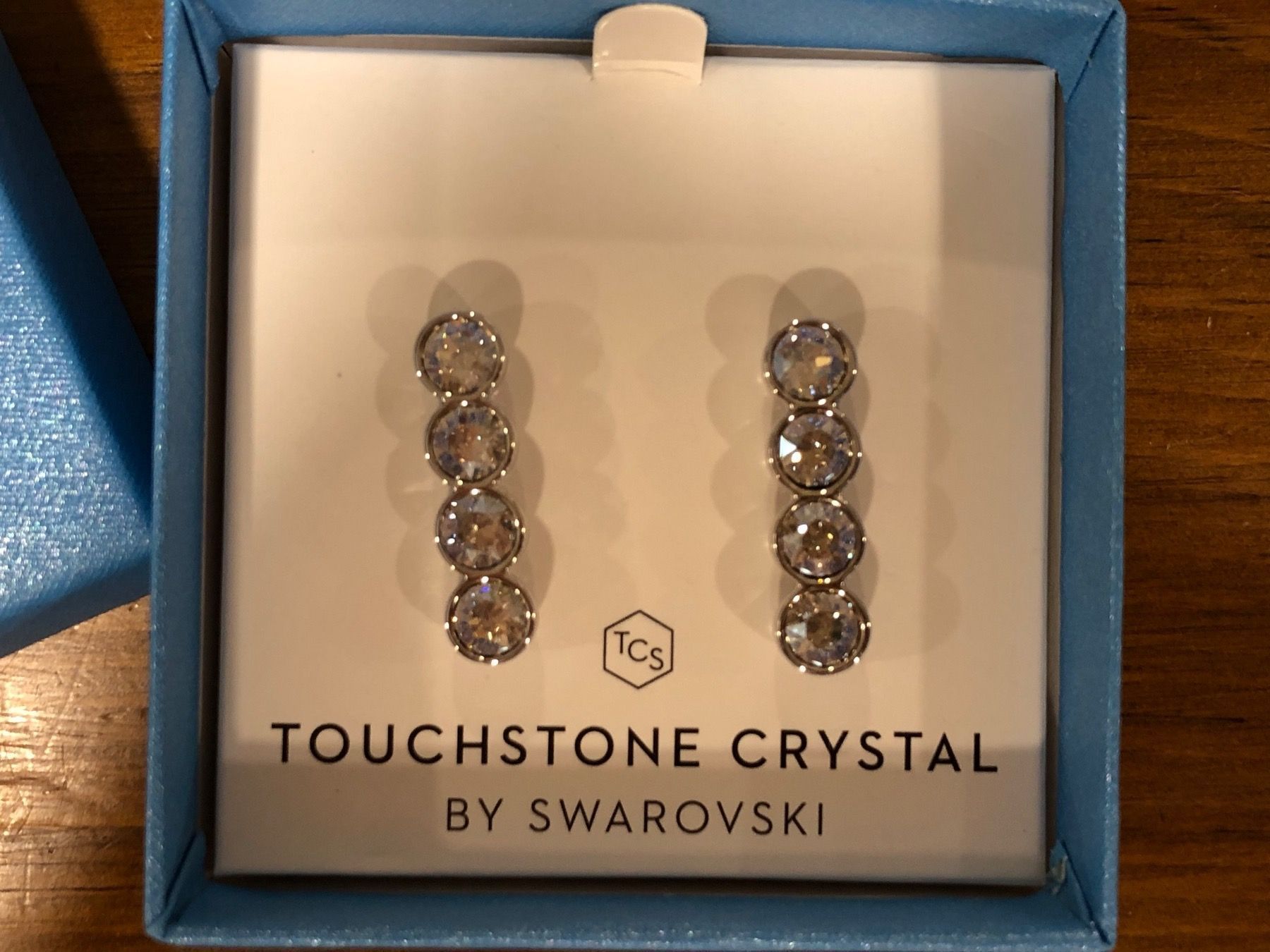 Swarovski Ohrringe & -stecker: Swarovski Ohrringe (1593EF) – Neu und originalverpackt aus Adliswil von RedDelicious