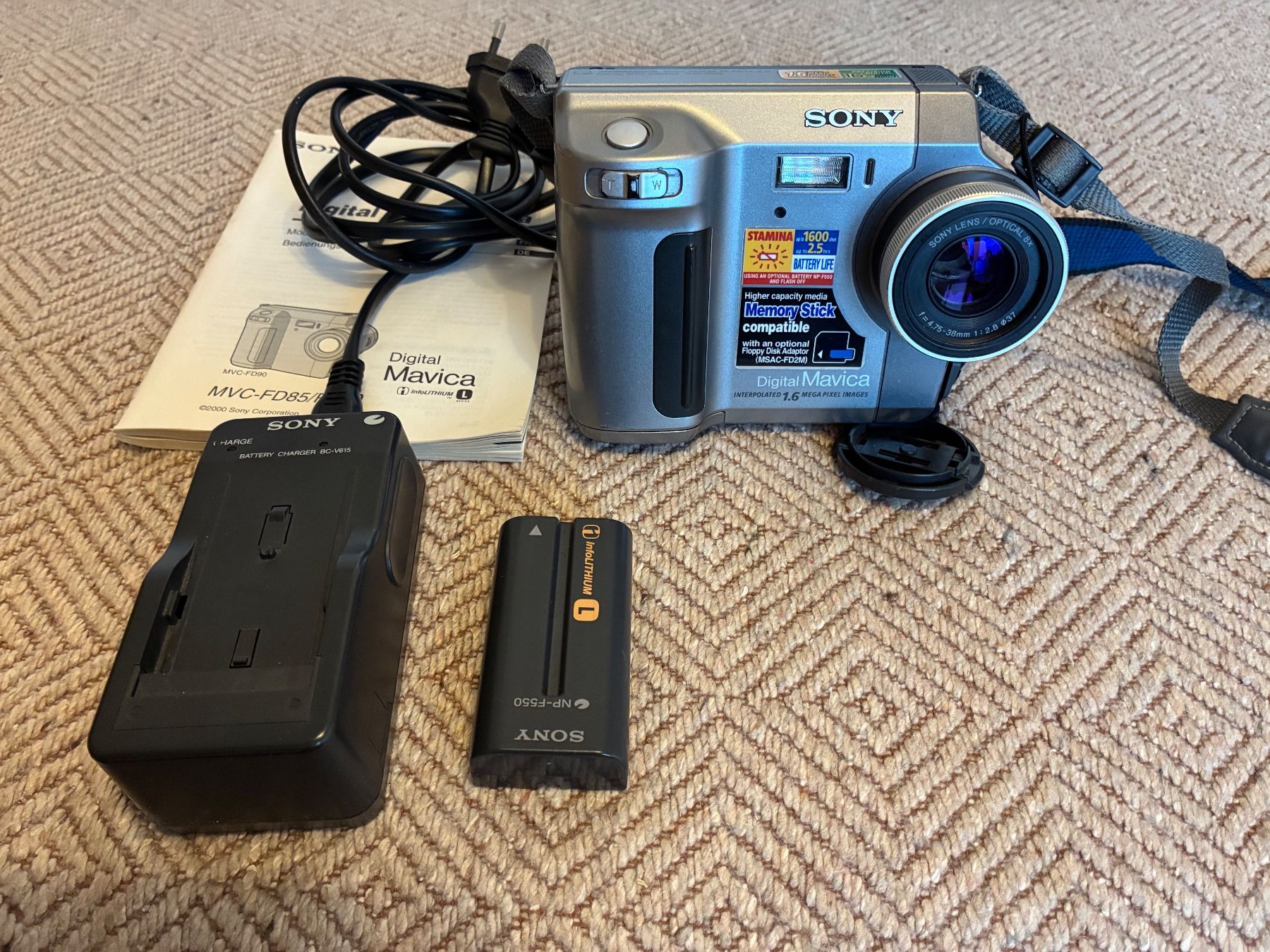 Sony Kamera: Sony Mavica MVC-F90 – Gebraucht aus Burgdorf von Accipiter_nisus