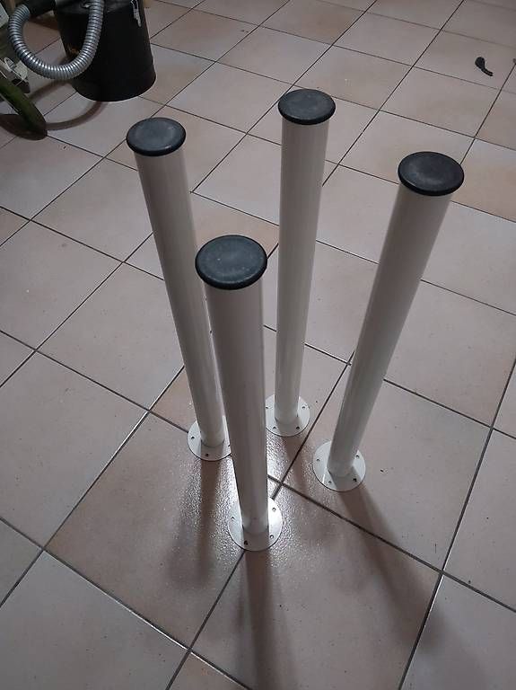 Ikea Autre mobilier: 4 pieds de table blancs IKEA 70cm – D'occasion à Grolley par Montana78