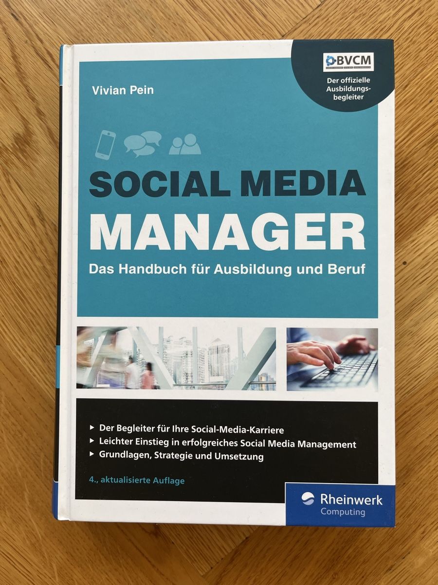 Libri: Social Media Manager Handbuch – Usato da Basel venduto da han_wfg7