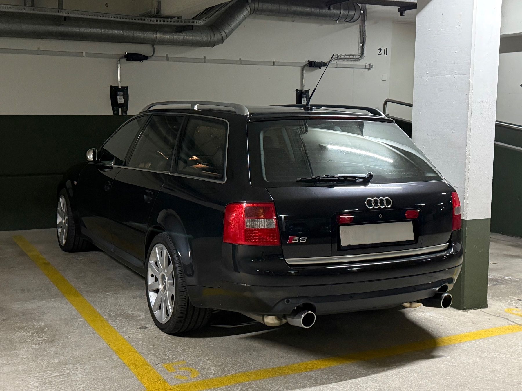 Audi Automobili: Audi S6 C5 Avant 2003 – Usato da Lausanne venduto da r_1_9lcx 5