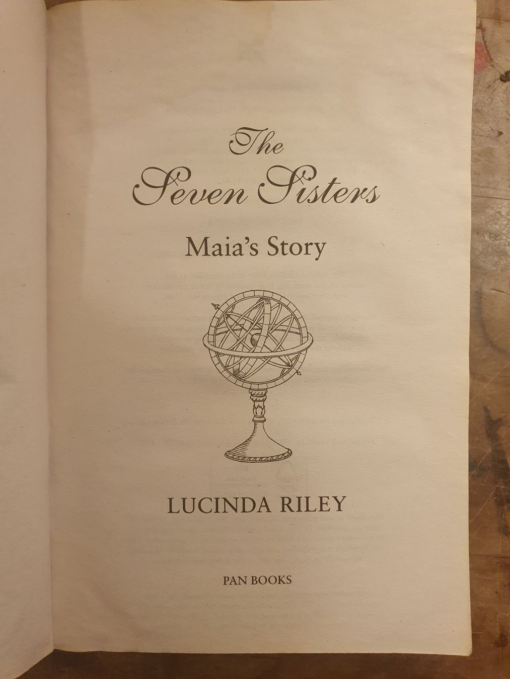 Libri: Seven Sisters - Lucinda Riley - Pan – Usato da Zürich venduto da loosebone 3