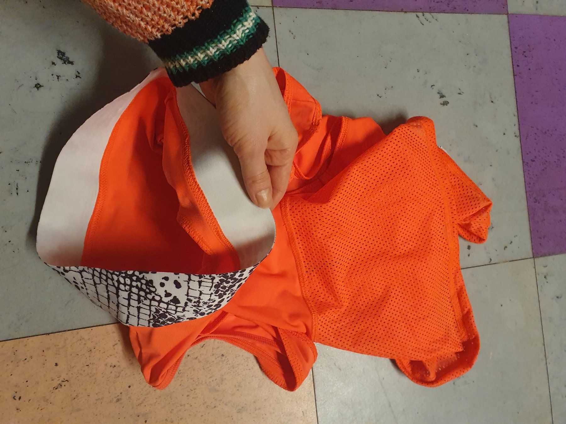 H&M Top: Fitness T-Shirt/Top – Usato da Moosseedorf venduto da Sonnenschein.. 5