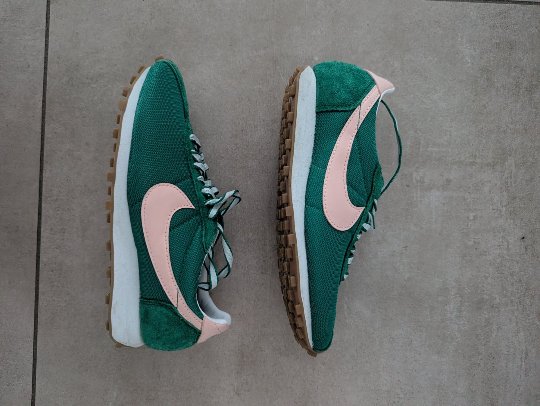 Nike Scarpe da donna: NIKE Turnschuh Gr. 39 – Usato da Liestal venduto da Nizli