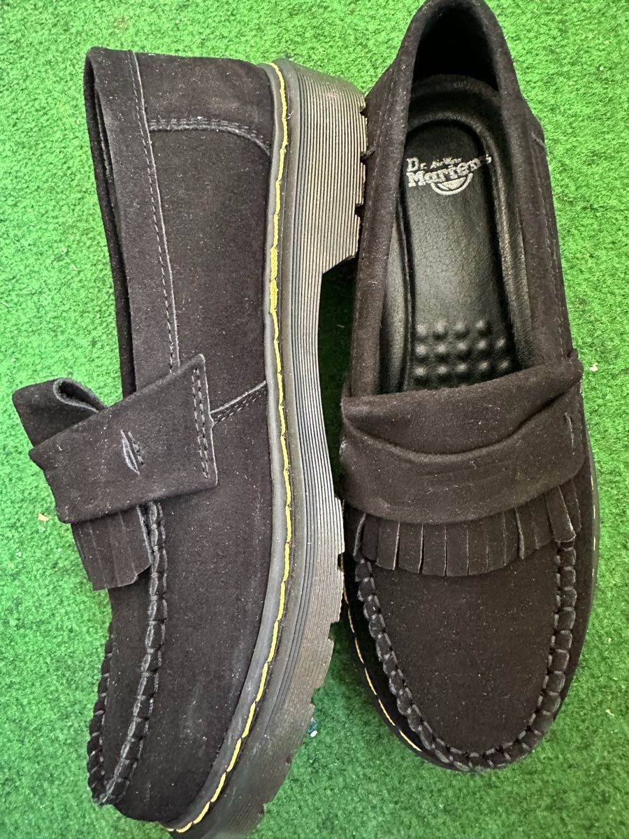 Dr. Martens Scarpe da uomo: Mocassins Dr. Martens noirs en daim, taille 41 – Nuovo (secondo la descrizione) da Brügg BE venduto da haj_9zhk 6