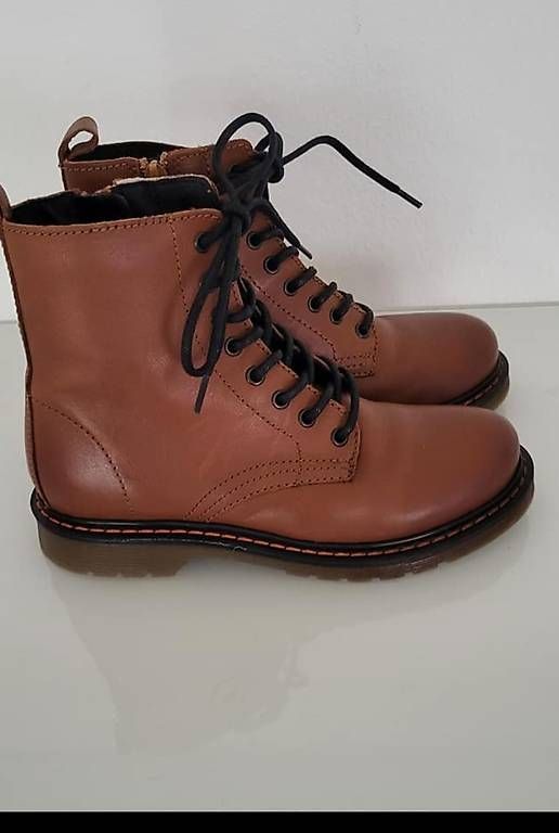 Chaussures femmes: Tolle Winterstiefeletten Gr.36 NEU – D'occasion à Therwil par cha_m68j 3