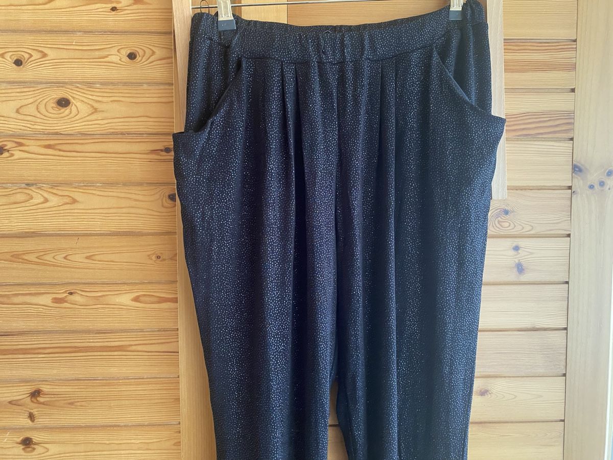 Hosen: Max&Co schwarze Hose  mit Glitzer Steine Grösse L – Gebraucht aus St Gallen von Berta343 1