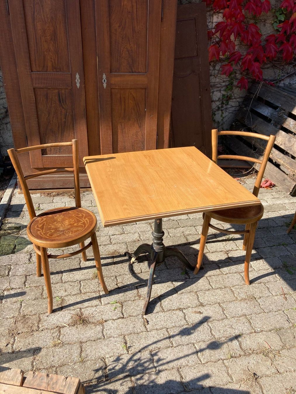 Tavoli: Bistrotisch table de bistro Tisch – Usato da St-Cierges venduto da LeRegain