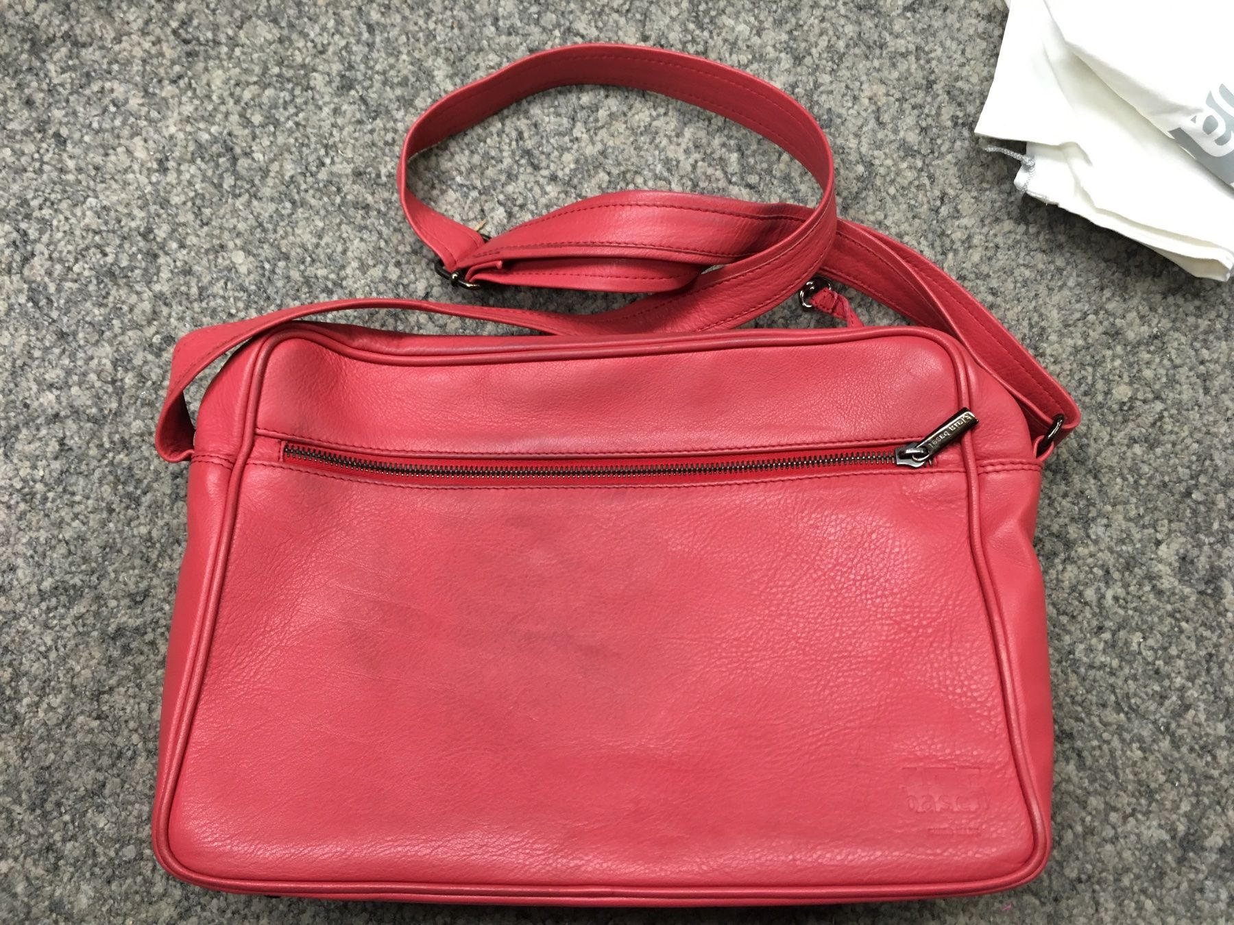Kleinbasel Borse: kleinbasel Laptop Leder Tasche Seta Quer fraise gebraucht – Usato da Zürich venduto da rar_b2y9 1