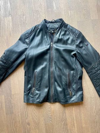 Coole Lederjacke BOSS für Herren, Gr. 52, Top Zustand!