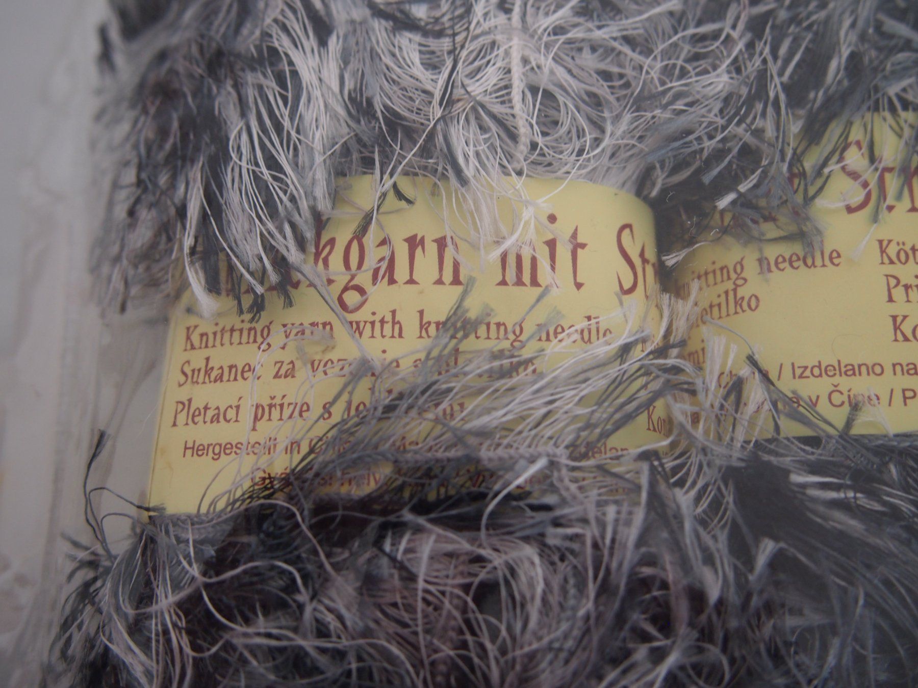 Wolle: Effektstrickgarn 3 x 50 g - schwarz/weiß – Neu und originalverpackt aus Aarburg von i_c6r8 2