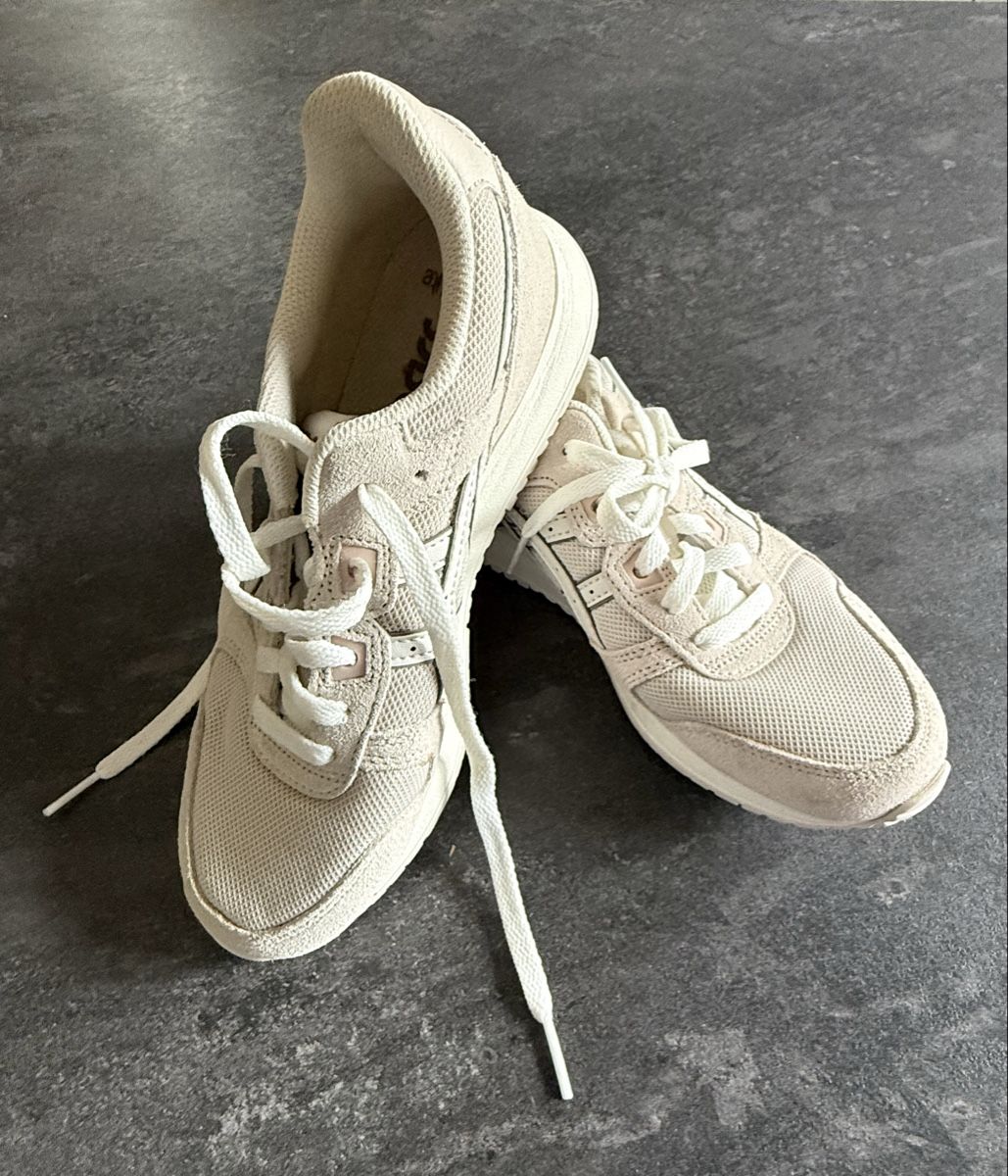 Asics Chaussures femmes: ASICS SNEAKER – D'occasion à Pfungen par glittergirl9