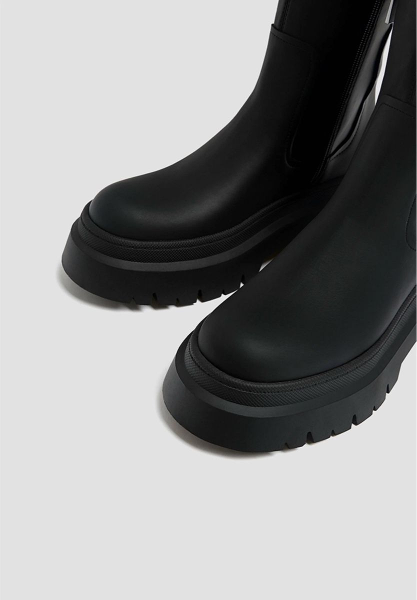Pull&Bear Damenschuhe: PULL&BEAR Over-the-knee boots - black – Gebraucht aus Zug von IndiQueen 1