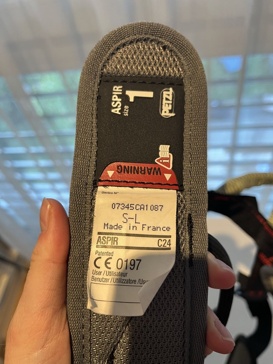 Petzl Attrezzatura da arrampicata: Petzl Klettergurt – Nuovo (secondo la descrizione) da Chur venduto da lua_7j7m 1