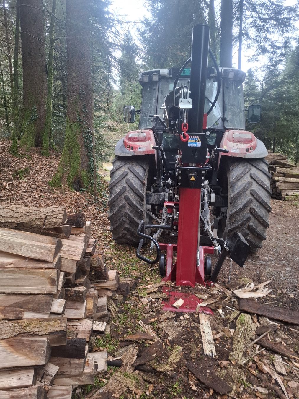 Tutte le macchine: Spaltmaschine mit Seilwinge – Usato da Ortschwaben venduto da Hof.Bern 1