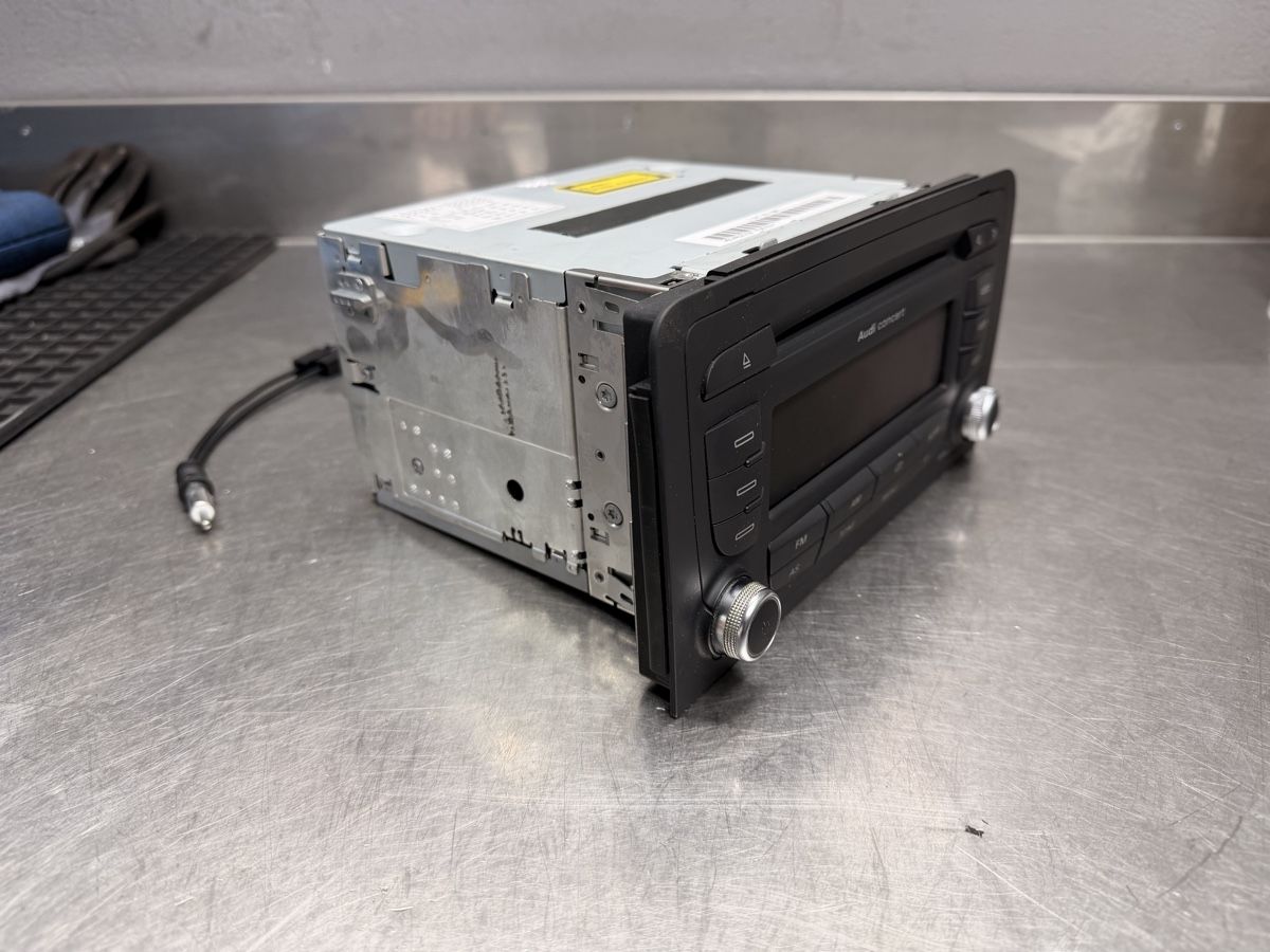 Lettore multimediale & Streamer: Originaler Audi A3 / S3 Radio – Usato da Veltheim AG venduto da Zollinger5 1