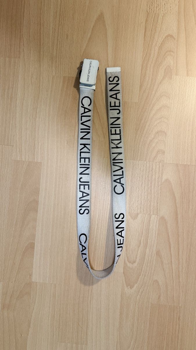 Calvin Klein Ceintures: Ceinture Calvin Klein – D'occasion à Glovelier par nba_9jf8