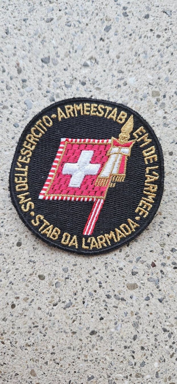 Schweizer Armee Placchette & Badge: *** Badge Rund Armeestab ! ***  – Usato da Riedholz venduto da fr_sIruP