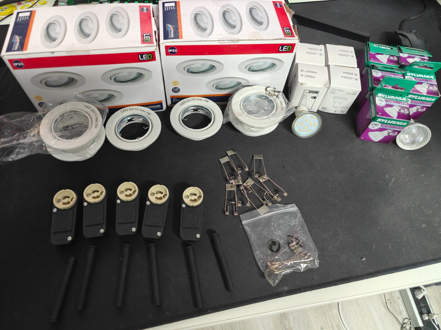 Kronleuchter & Deckenlampen: Lot 6 spots LED encastrés + 11 ampoules – Neu und originalverpackt aus Longirod von Mike_7773