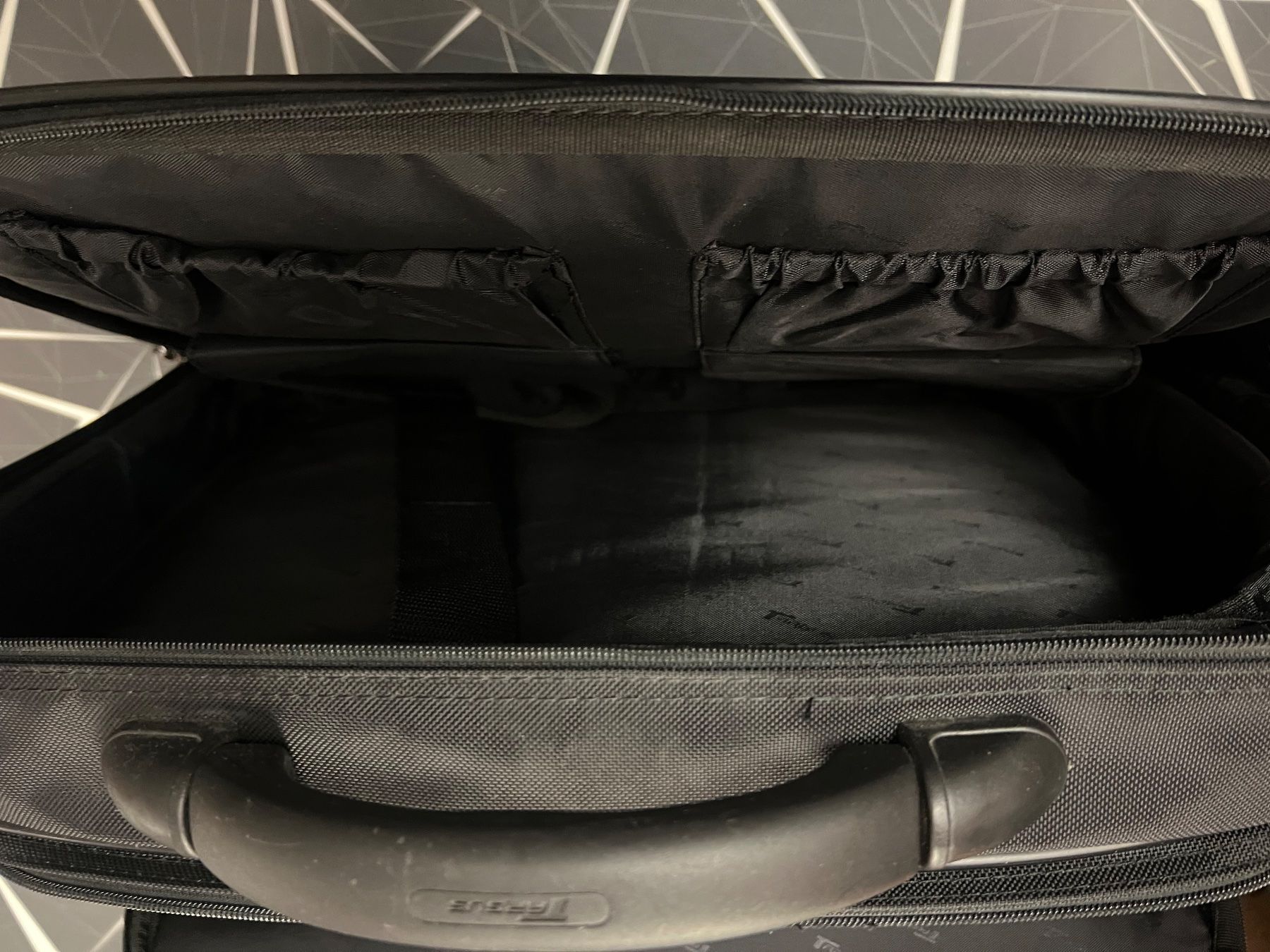 Valigie & Borse: Schwarze Aktentasche – Usato da Boningen venduto da LAZ 3