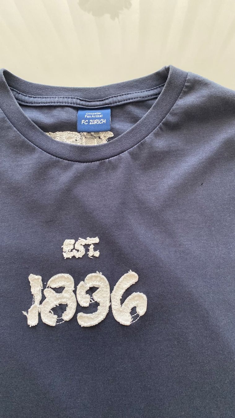 T-Shirts: T- Shirt – Gebraucht aus Volketswil von alk_6rmq 1