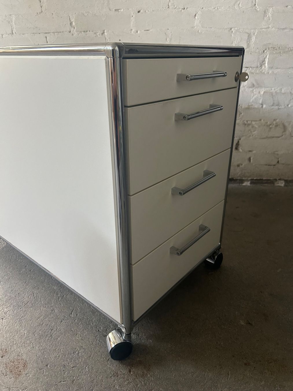 Eléments de bureau: Bosse modul space Rollcontainer NP 1400.- – D'occasion à Rorschacherberg par Svebe 2