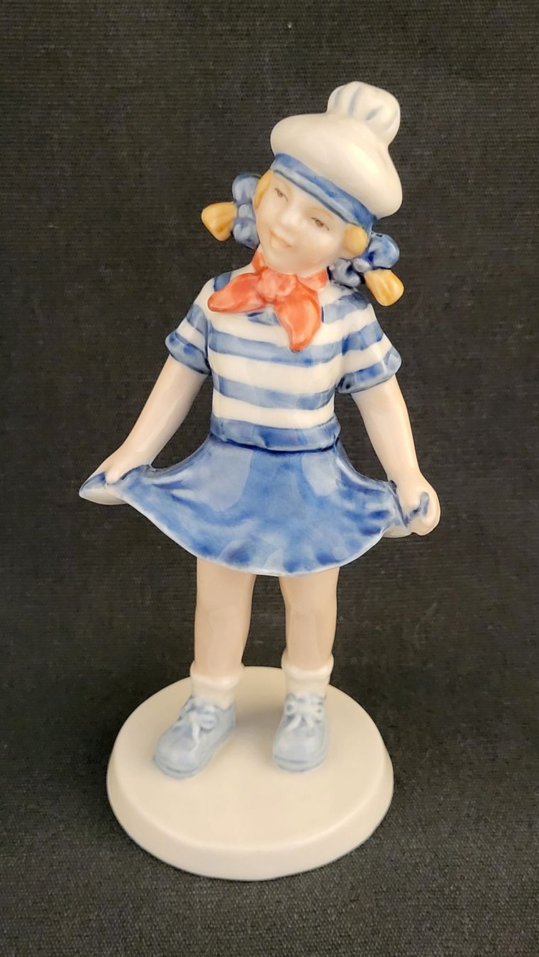 Royal Copenhagen Statuette: Mädchen-Figur "Susan" ROYAL COPENHAGEN – Usato da Basel venduto da spinne02 2