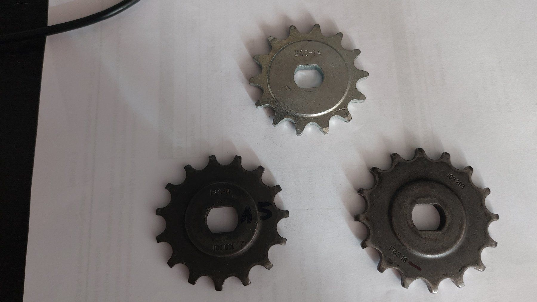 Tutti i ricambio per moto: Sachs Ritzel - pignoni – Usato da Coldrerio venduto da Papik01
