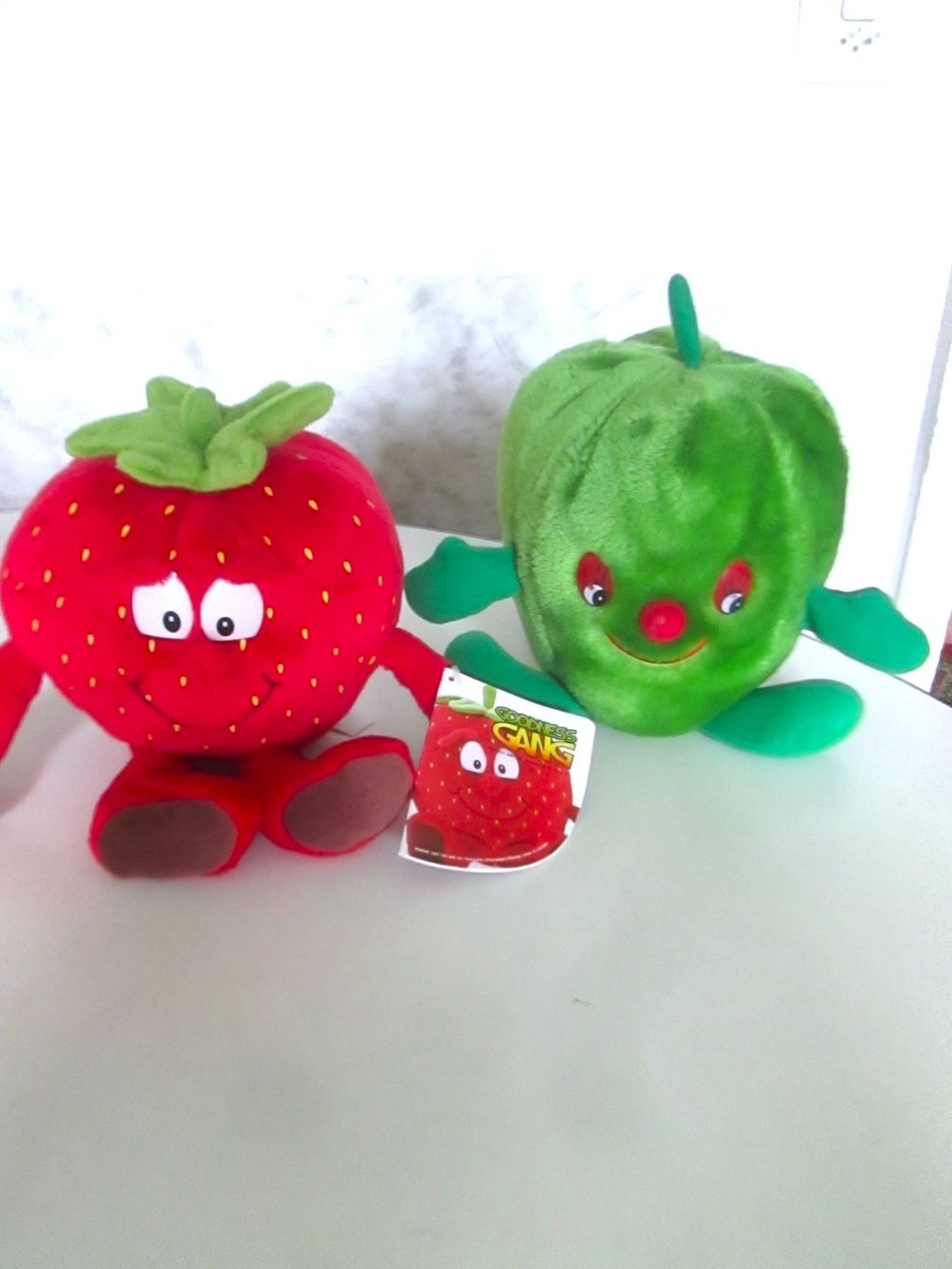 Jouets: 2 Plüschfrüchte – D'occasion à Sementina par babucia