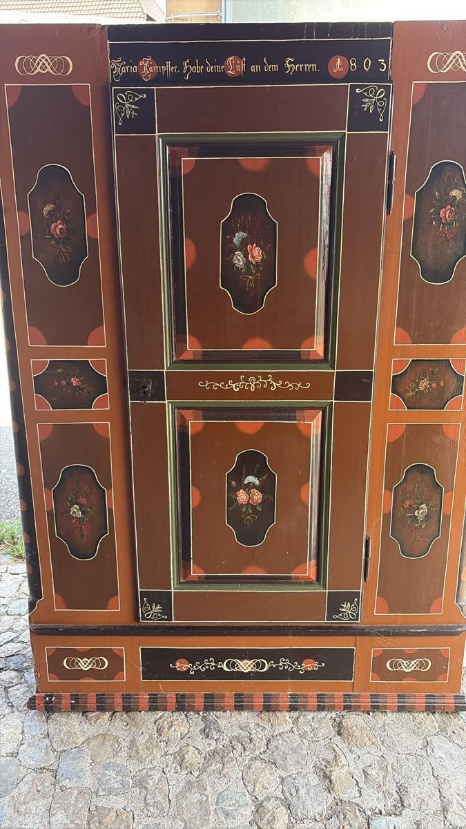 Armadi: Alter Holzschrank – Usato da Lyssach venduto da Lorenz95