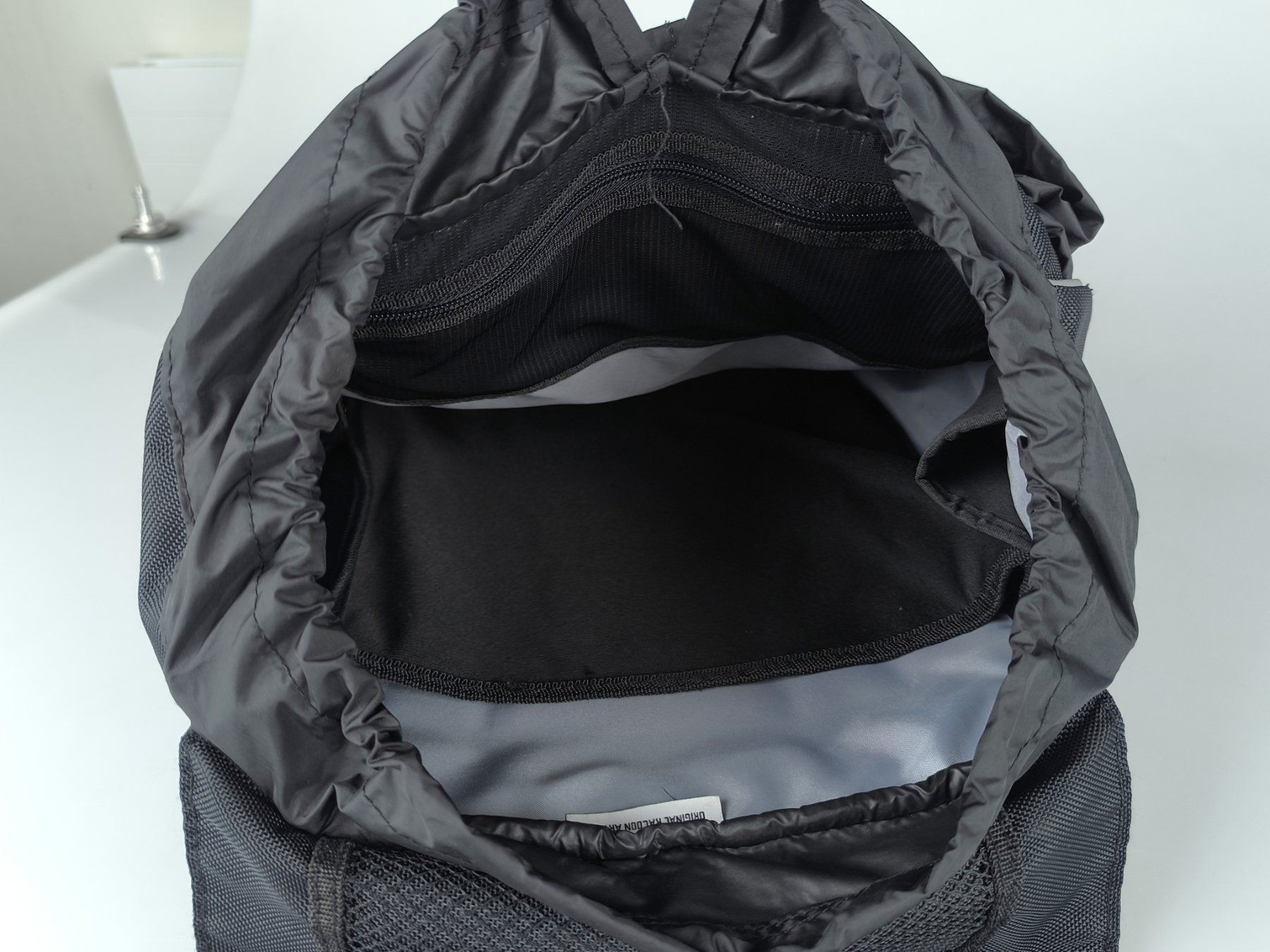 Racoon Zaini: RACOON Rucksack Schwarz Orange – Usato da Rüti ZH venduto da Restwert_Rueti_ZH 3