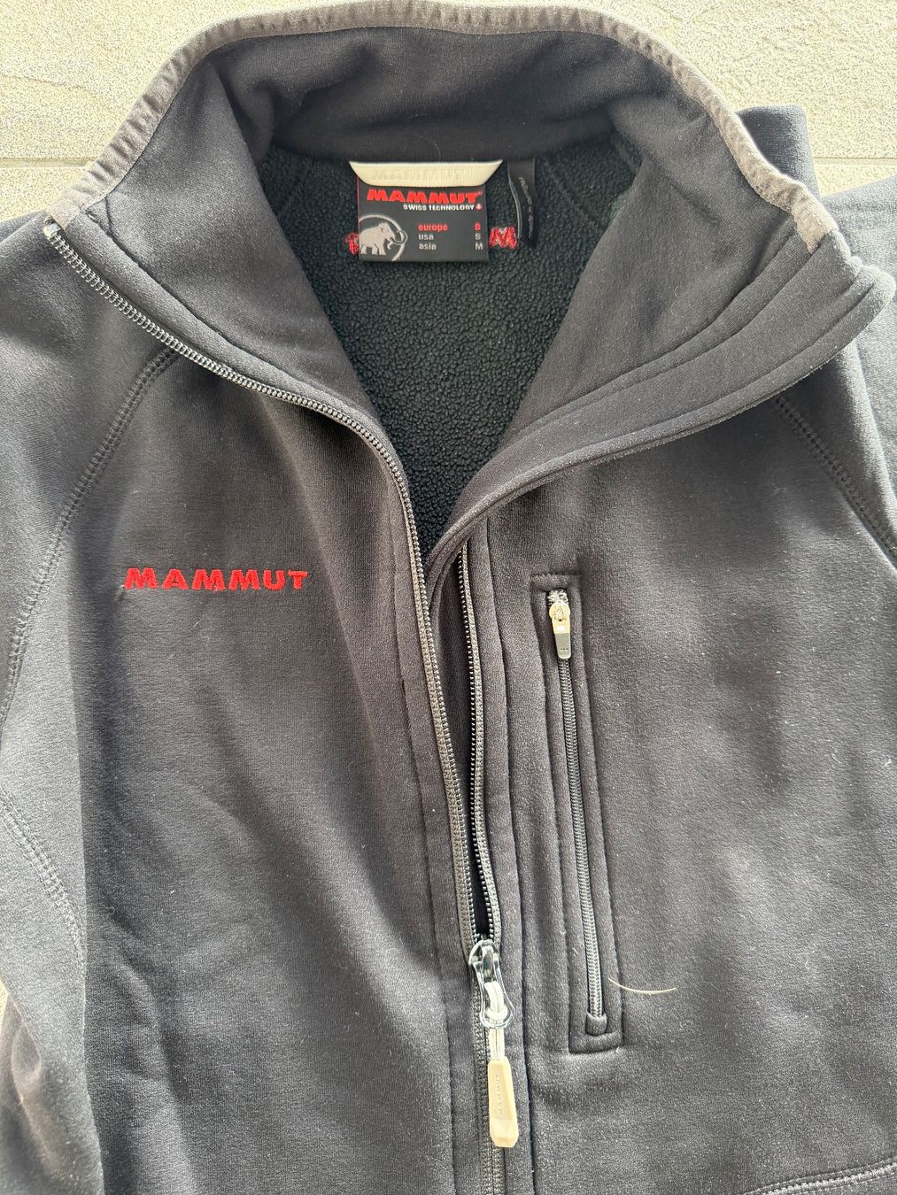 Mammut Giacche: Fleecejacke Mammut schwarz Grösse S – Usato da Menznau venduto da sasna 1