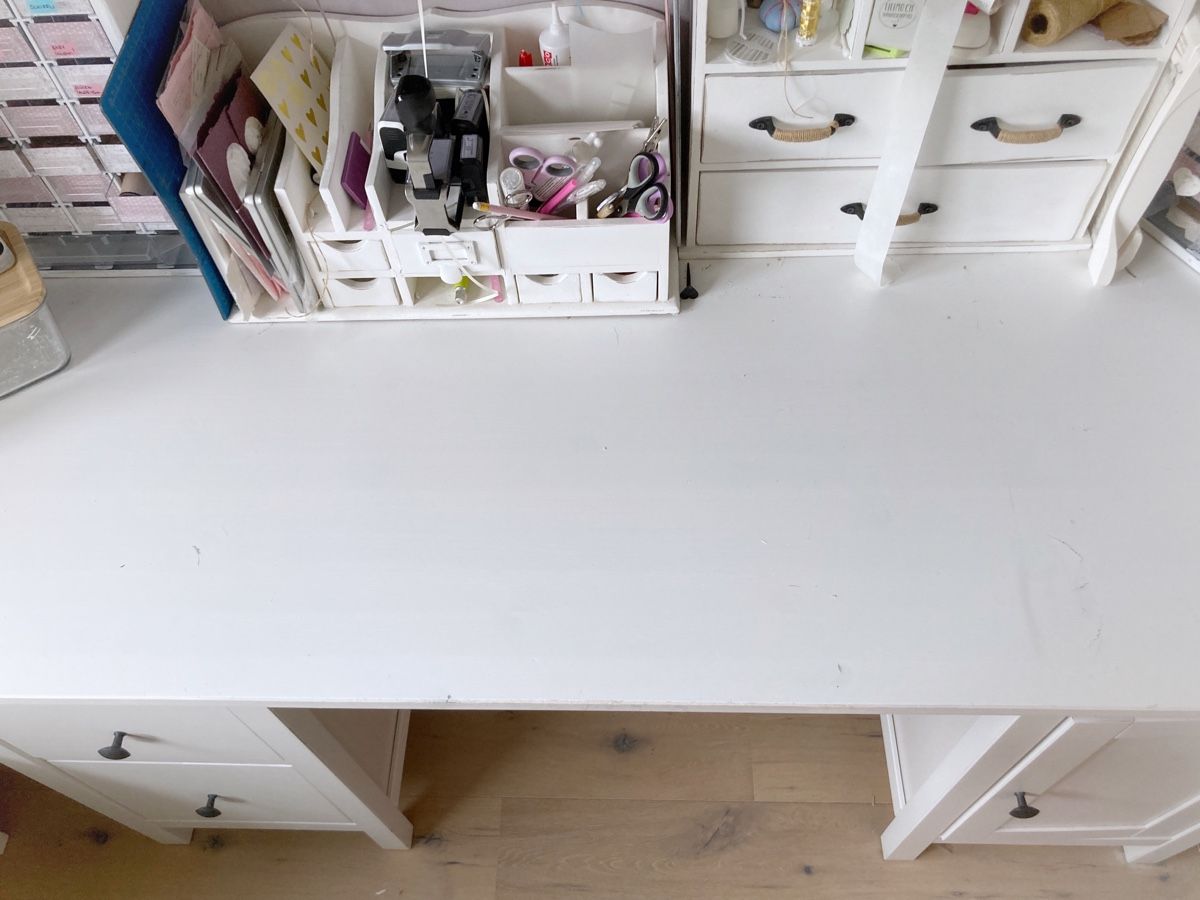 Scrivanie: Hemnes Schreibtisch weiss – Usato da Eggenwil venduto da Lissi82 1
