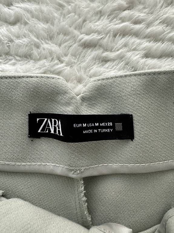 Pantaloni: Zara Stoffhose mint – Usato da Waltenschwil venduto da shelly_m 1