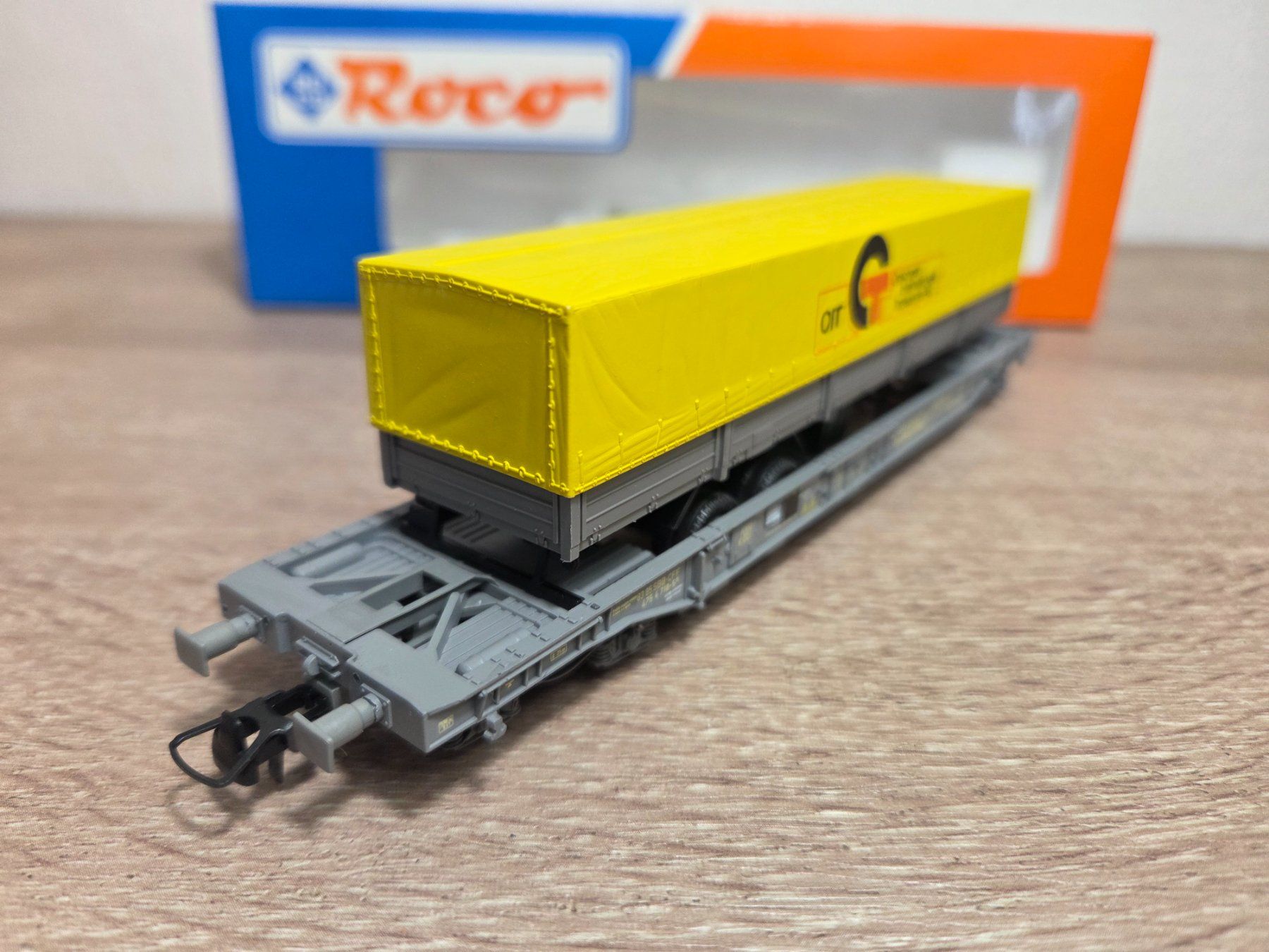 Roco Modellini di ferrovie: Roco 48031 Taschenwagen HUPAC SBB H0 – Nuovo e nell'imballaggio originale da St-Aubin-Sauges venduto da Lo_Go 3