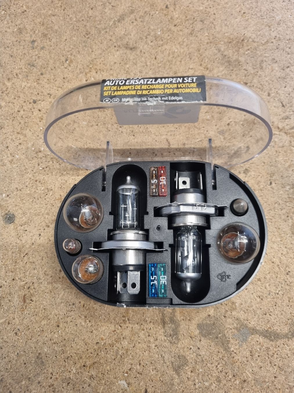 Toutes les pièces auto: Auto ErsatzlampenSet H4  – Neuf (Voir description) à Diepoldsau par zyphton