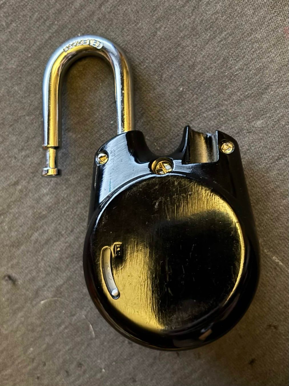 Lucchetti: Cadenas directionnel Master Lock – Usato da Mont-sur-Lausanne venduto da Slushymana 1