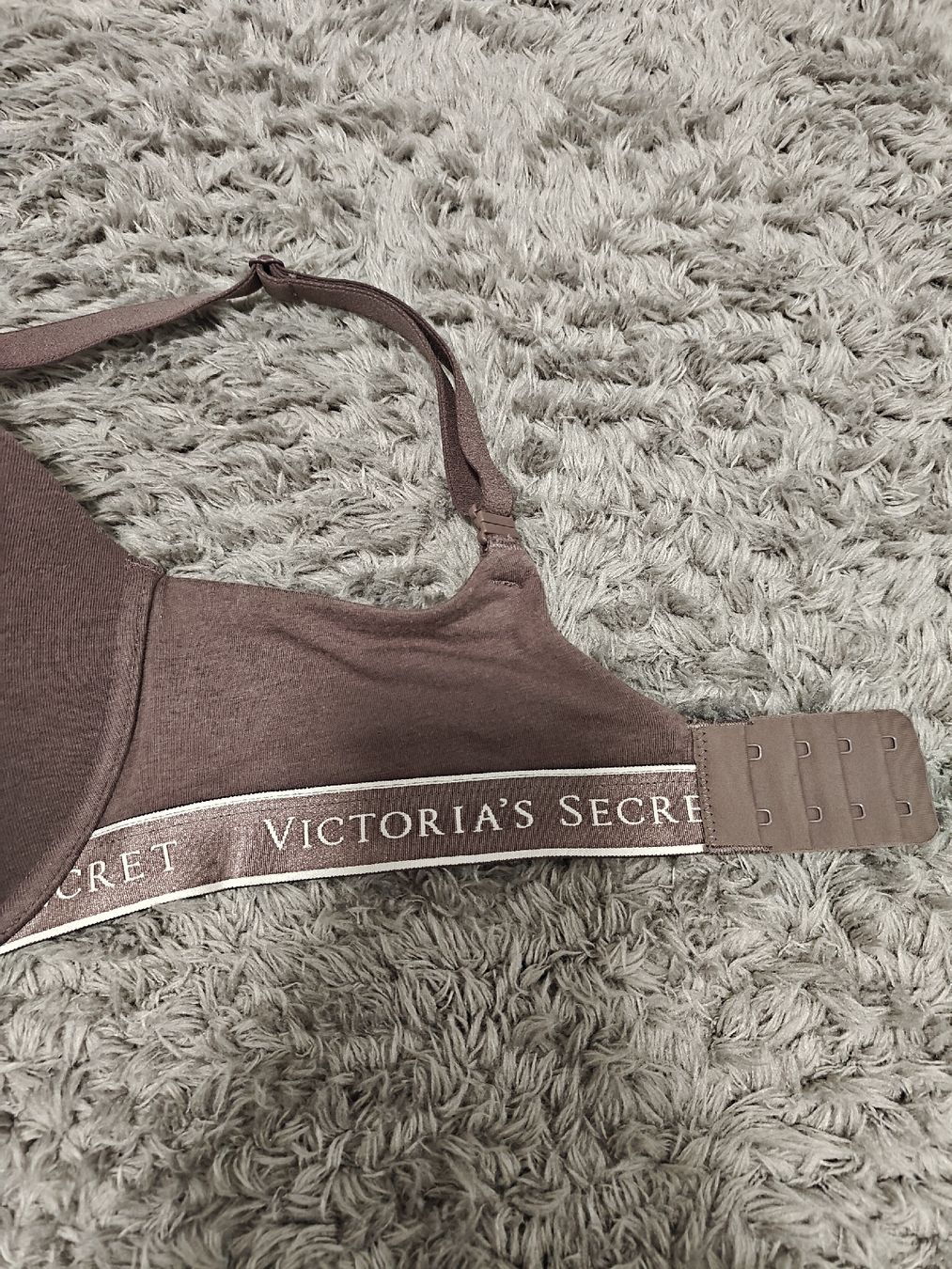 Victoria's Secret Altra biancheria intima: Victoria Secret BH 75E / 34DD – Nuovo (secondo la descrizione) da Pieterlen venduto da Saemelili 5