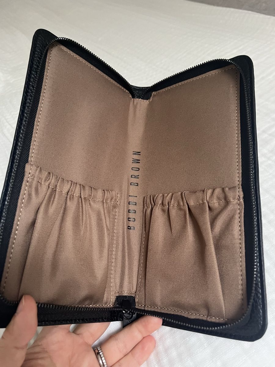 Topcases: Bobbi Brown Black Leather Makeup Brush Case Used – Neuf (Voir description) à Esslingen par Yanafuchs 1