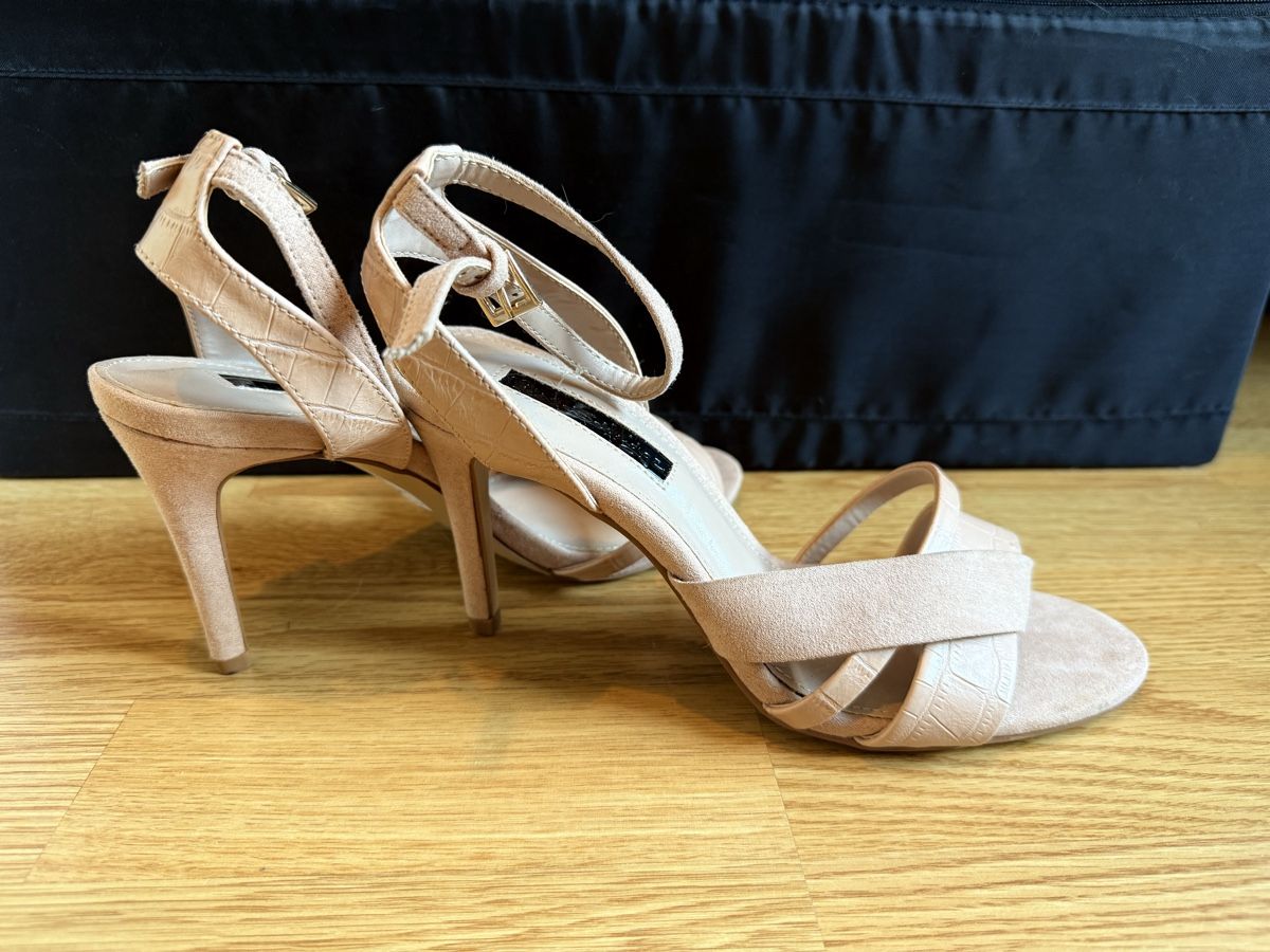Damenschuhe: Miss Selfridge Sandale 39 – Neu und originalverpackt aus Zürich von amaguri