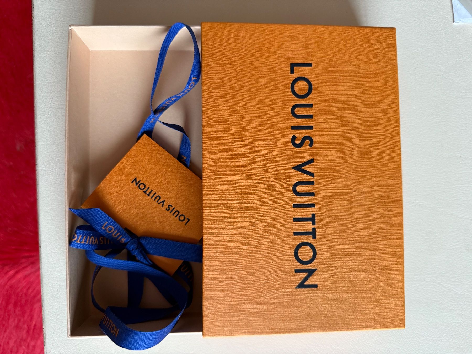 Louis Vuitton Portamonete: Louis Vuitton Victorine wallet mit Box – Usato da Zollikon venduto da sba_5tf2 6