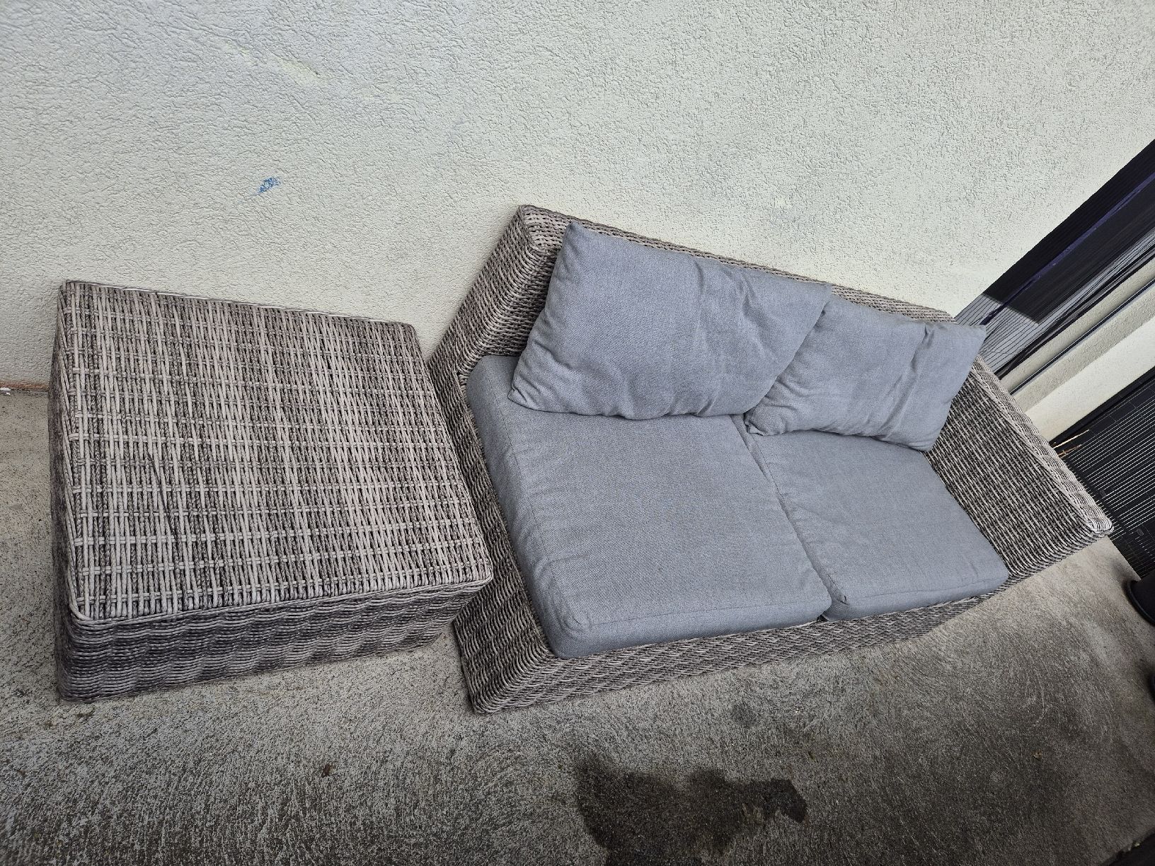 Micasa Divani: Loungemöbel mit Tisch – Usato da Spiez venduto da LiquidFrog