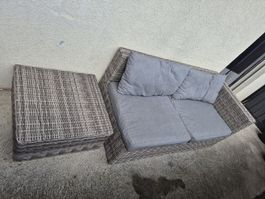 Loungemöbel mit Tisch