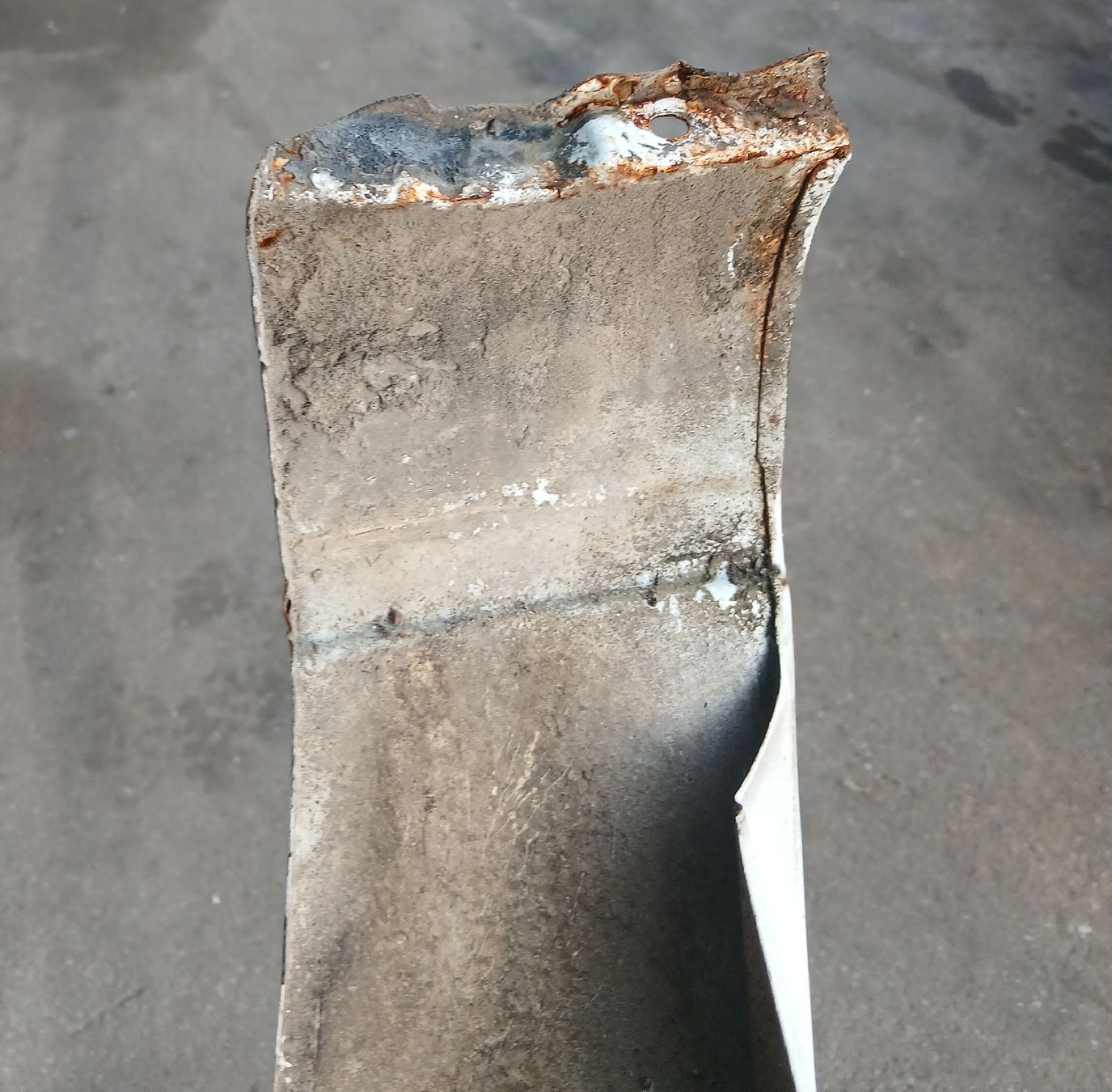 Renault Tutti pezzi di ricambio auto: Aile gauche Renault Express 1994-2001 – Usato da la heutte venduto da Auto-stock 2