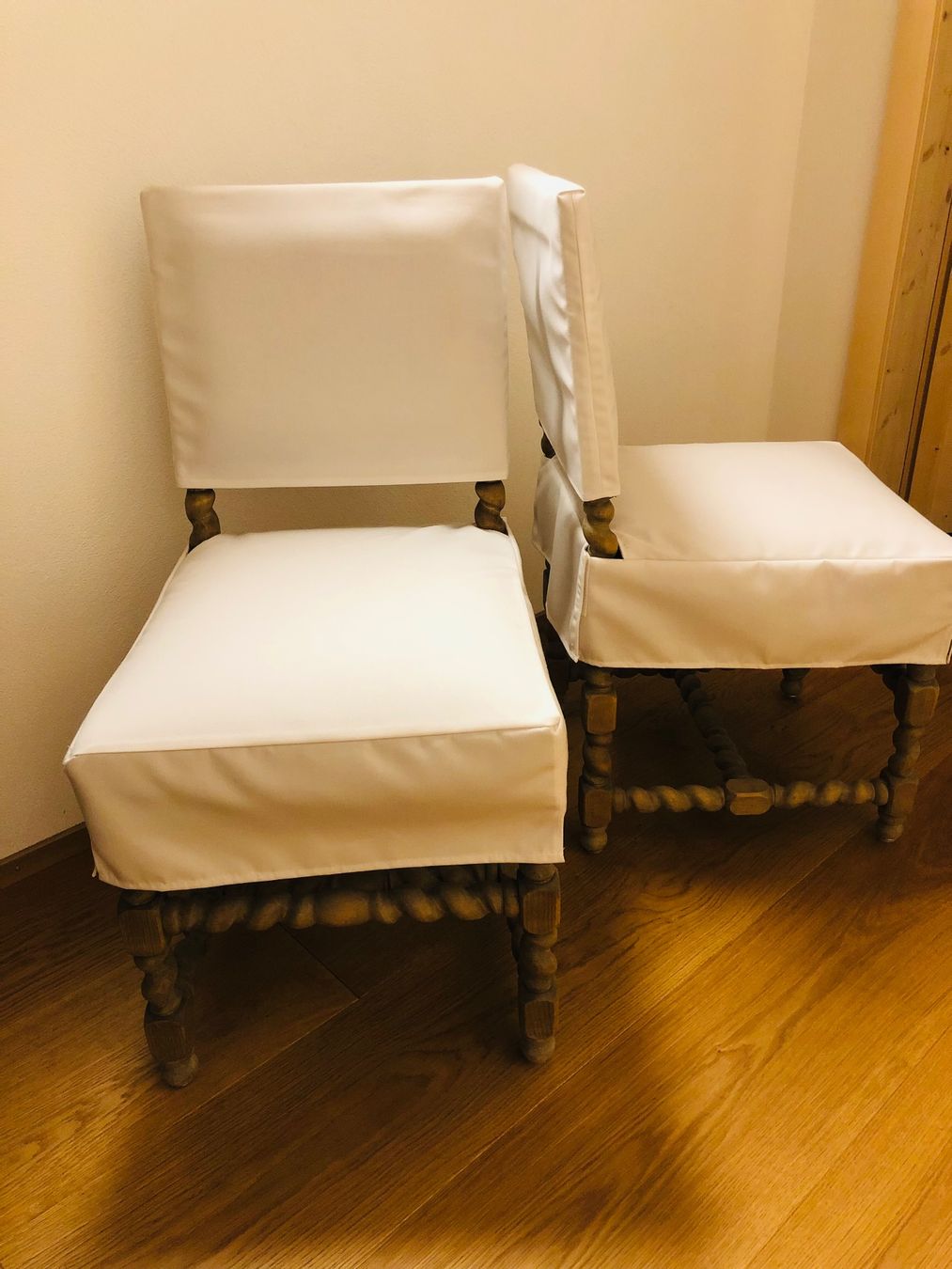 Stühle: 4 STÜHLE gepolstert mit div überzügen – Gebraucht aus Zürich von chair02 2