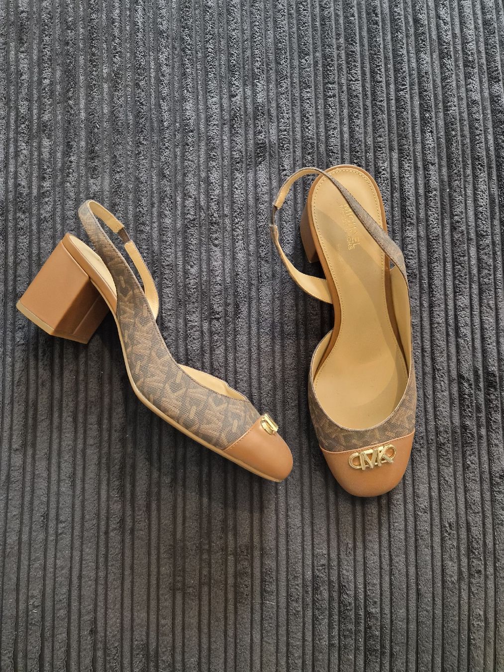 Michael Kors Scarpe da donna: Michael Kors Pumps – Nuovo (secondo la descrizione) da Volketswil venduto da SecondHanderia 1